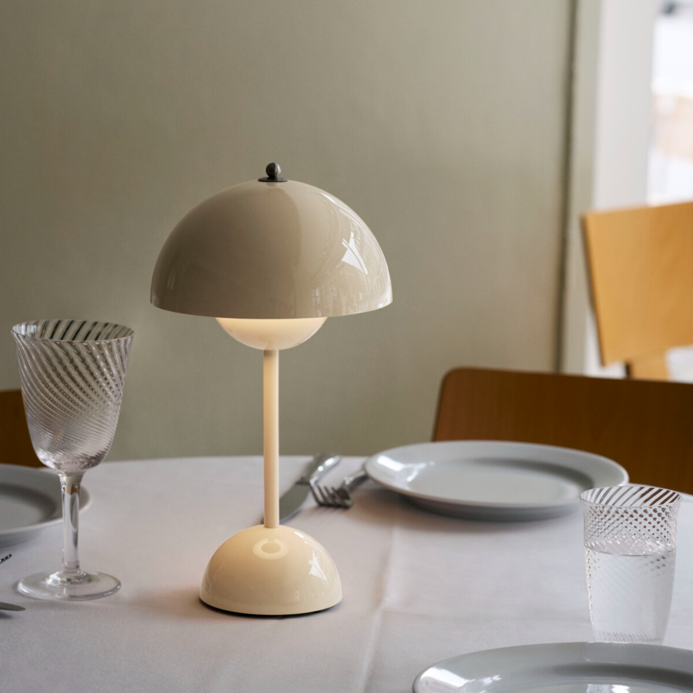 Flowerpot Portable Table Lamp