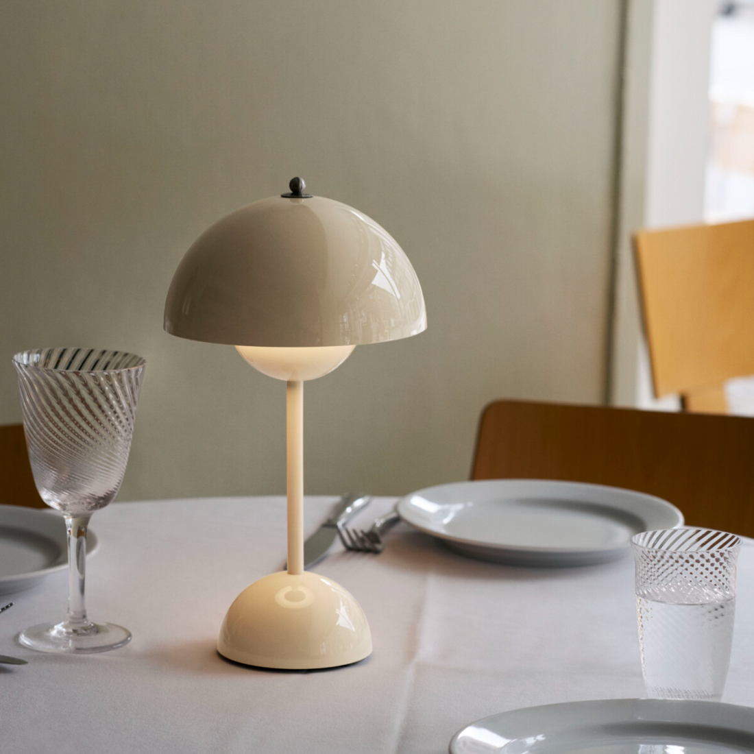 Flowerpot Portable Table Lamp